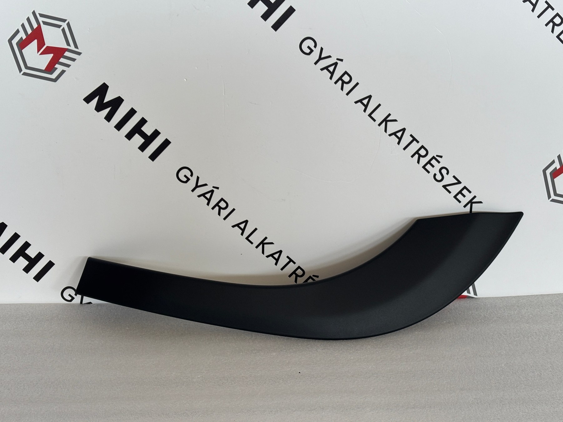 Toyota Yaris Cross jobb hátsó ajtó díszléc 750870D010