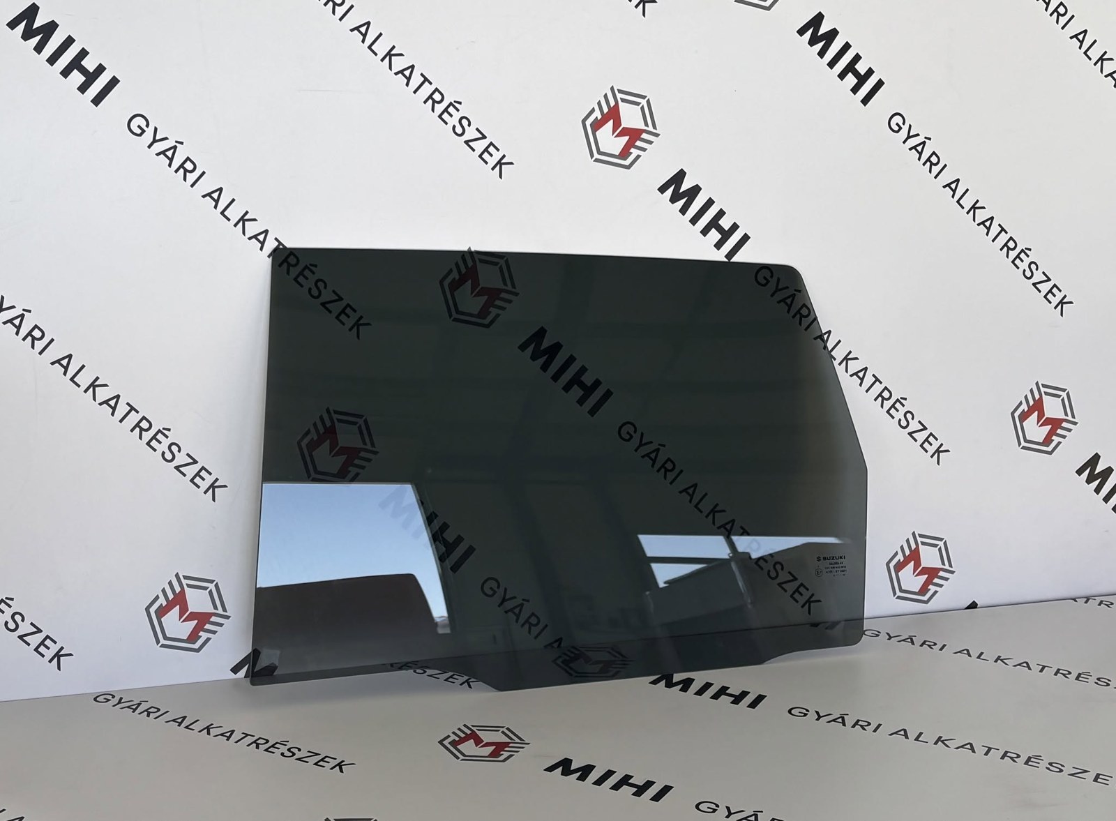 Suzuki Vitara bal hátsó privacy lejáróüveg 8454654P11