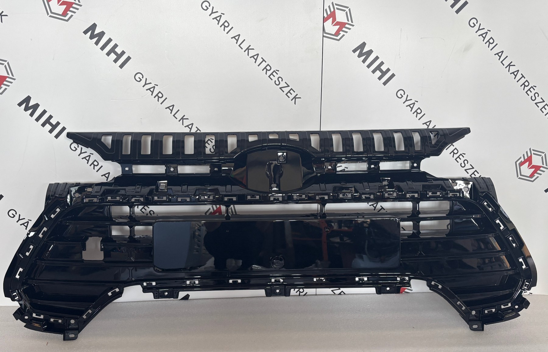 Hyundai i20 Active első lökhárító középső rács 86569C8200
