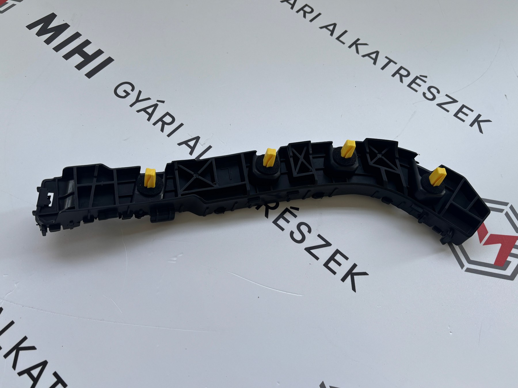 Kia Niro hátsó lökhárító bal oldali tartókonzol 86613G5000 termékfotó 2