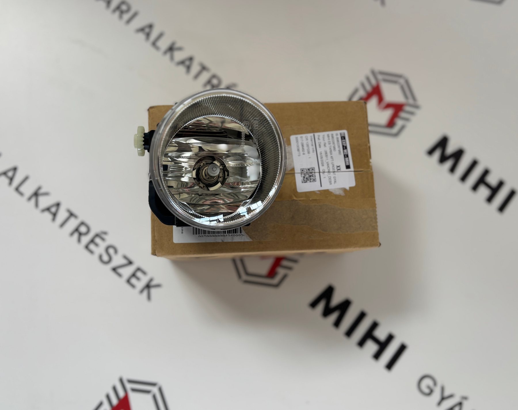 Isuzu D-Max gyári bal első ködlámpa 8982267950